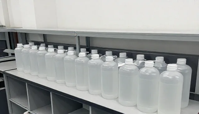 精细化学品分装服务：两种常见做法对比与实际取舍